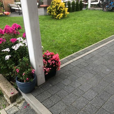 Pokoje Goscinne U Znajomej Ujście-Darłowskie Exterior photo